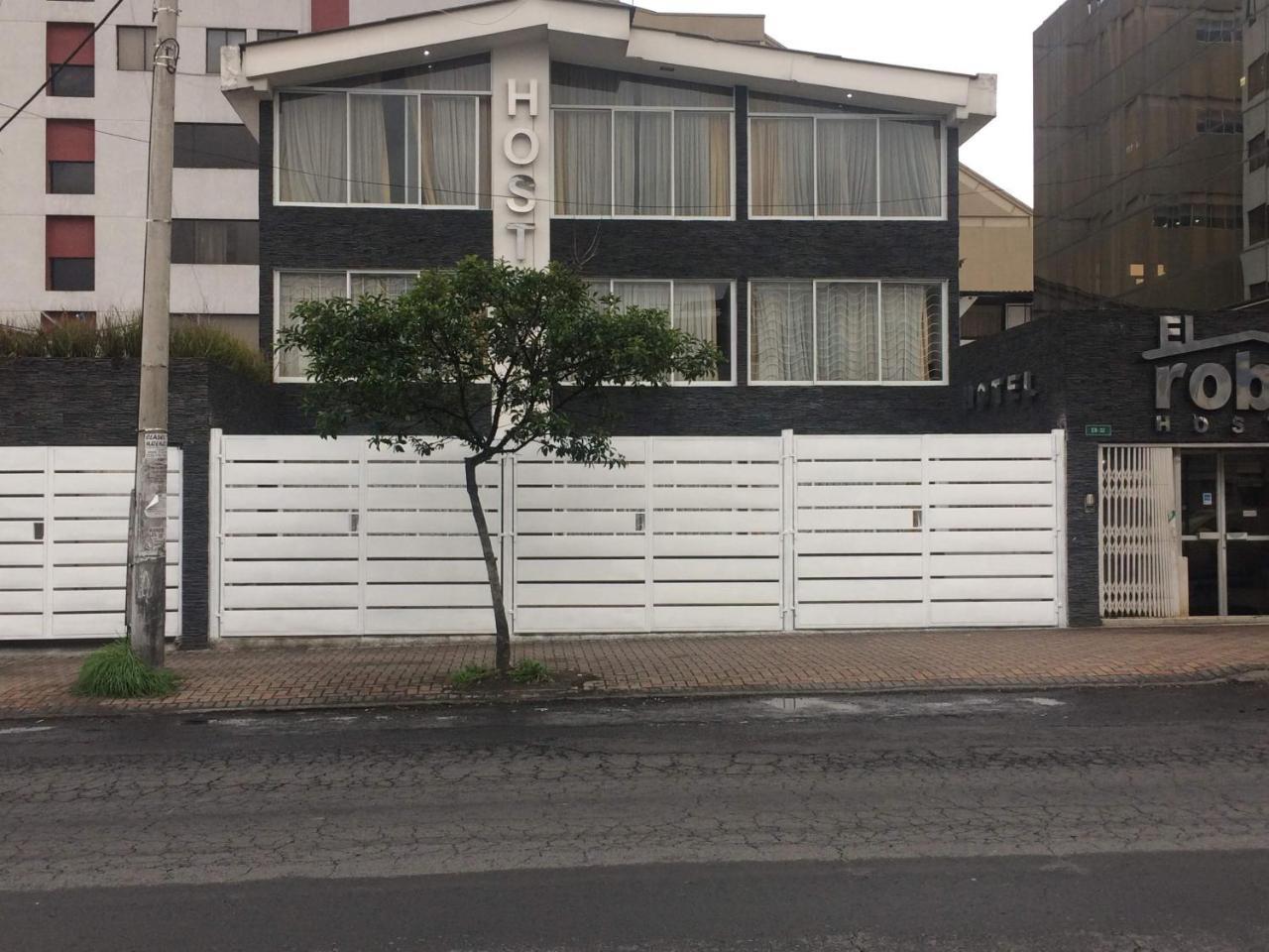 Hostal El Roble Quito Exterior photo