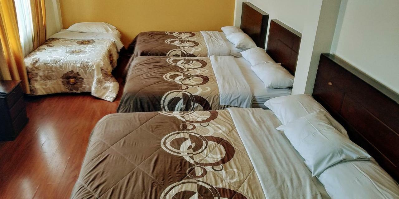 Hostal El Roble Quito Exterior photo
